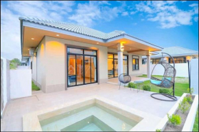 Modern Villa Club House 华欣静家之私家SPA池独��别墅
